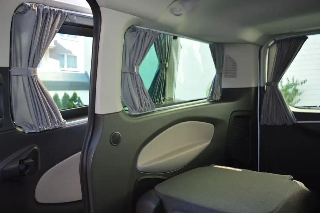 Komplettes Vorhang-Set für Ford Transit Custom Kombi – 5 Fenster, langer Radstand (ohne Innenverkleidung)