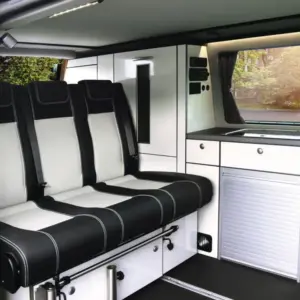 Moderna porta avvolgibile completa in grigio per una facile installazione sugli armadi