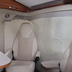 Hellgrauer Thermo Trennvorhang für Wohnbereich in Ducato Peugeot und Citroen