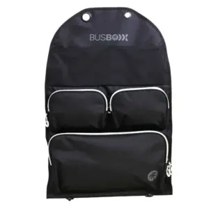 La borsa organizer utilityBOXX crea uno spazio pratico per riporre gli oggetti sui sedili anteriori di una VW.