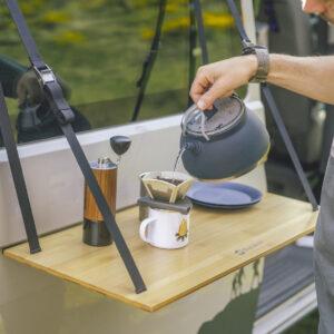 Outwell Van FlexDeck Klapptisch an Camper Schiebetür