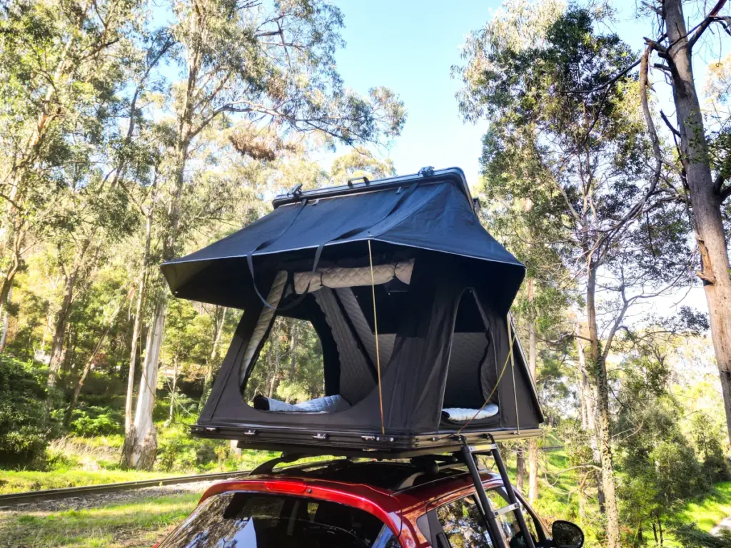 Summit roof tent – hard-shell roof tent for real adventures
